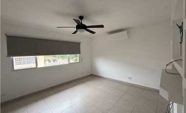 Alquiler o Venta Casa en Villa Tívoli, Brisas del Golf