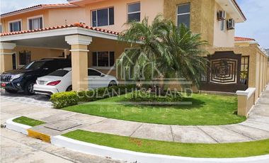 Se Alquila Casa en Villa Tívoli, Brisas del Golf