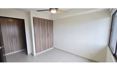 Apartamento Amoblado con Vista al Canal, Panamá Pacífico