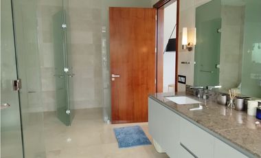 Se Vende Casa en Velamar, Buenaventura (Frente Al Mar)