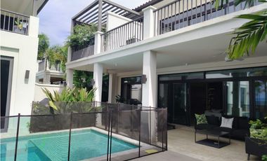 Se Vende Casa en Velamar, Buenaventura (Frente Al Mar)