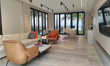 Se Vende Casa en Velamar, Buenaventura (Frente Al Mar)