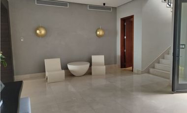 Se Vende Casa en Velamar, Buenaventura (Frente Al Mar)