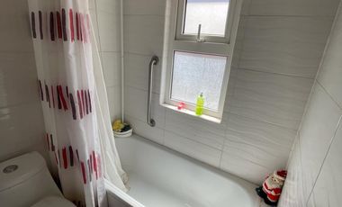 Casa con espectacular vista de 4 dormitorios