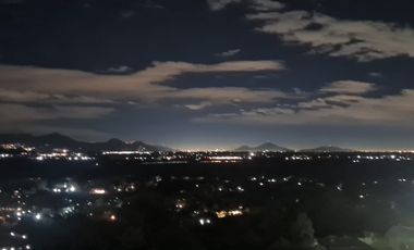 Casa con espectacular vista de 4 dormitorios