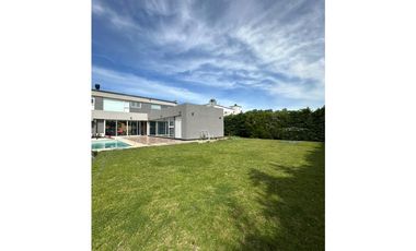 venta casa 4 ambientes + Piscina en Arenas del Sur