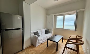 Alquiler 24 meses, 2 amb frente al mar, cochera fija.