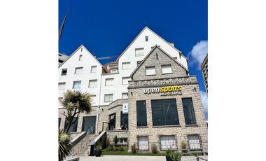 Alquiler 24 meses, 2 amb frente al mar, cochera fija.