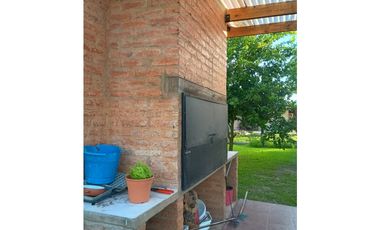 Casa con 2 dormitorios y pileta en Colonia Benitez, B° Los Hornos