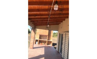 Casa con 2 dormitorios y pileta en Colonia Benitez, B° Los Hornos
