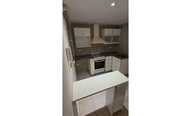 Moderno depto de 1 amb al frente con cochera en excelente entorno