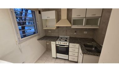 Moderno depto de 1 amb al frente con cochera en excelente entorno