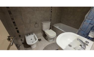 Moderno depto de 1 amb al frente con cochera en excelente entorno