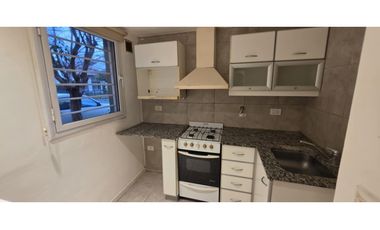 Moderno depto de 1 amb al frente con cochera en excelente entorno