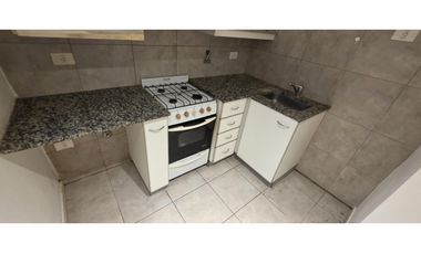 Moderno depto de 1 amb al frente con cochera en excelente entorno
