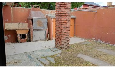 CHALET EN ALQUILER TEMPORARIO 5 PERSONAS A 3 CUADRAS DEL MAR