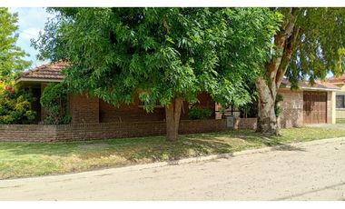 CHALET EN ALQUILER TEMPORARIO 5 PERSONAS A 3 CUADRAS DEL MAR