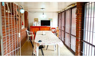 CHALET EN ALQUILER TEMPORARIO 5 PERSONAS A 3 CUADRAS DEL MAR