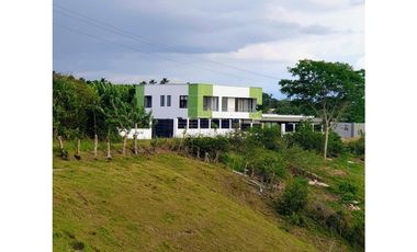 RENTA CASA CAMPESTRE EN PARCELACIÓN CERRITOS PEREIRA