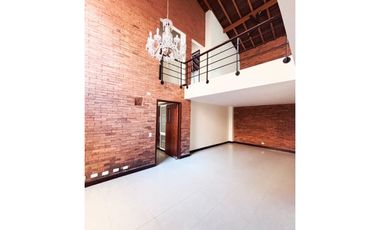 CASA DE 2 NIVELES EN VENTA EN UNIDAD CERRADA EN SABANETA