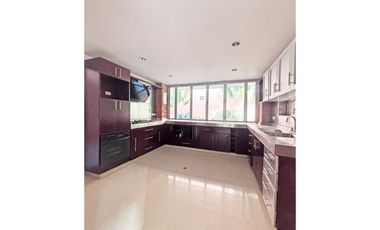 CASA DE 2 NIVELES EN VENTA EN UNIDAD CERRADA EN SABANETA