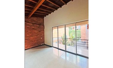 CASA DE 2 NIVELES EN VENTA EN UNIDAD CERRADA EN SABANETA
