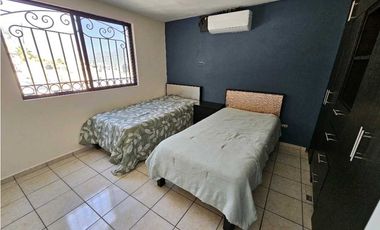 Casa de 3 Recámaras con Cuarto de Servicio y Terraza cumbres