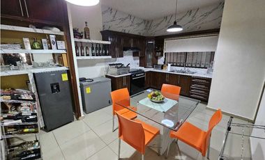 Casa de 3 Recámaras con Cuarto de Servicio y Terraza cumbres