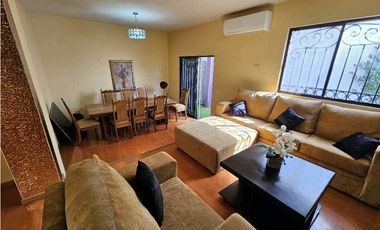 Casa de 3 Recámaras con Cuarto de Servicio y Terraza cumbres