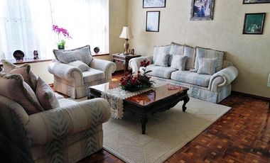 Casa en venta en Fracc. Santa Cruz Guadalupe, Zavaleta con 500m2 de jardín