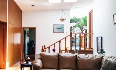 Casa en venta en Fracc. Santa Cruz Guadalupe, Zavaleta con 500m2 de jardín