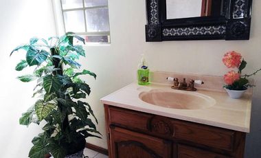 Casa en venta en Fracc. Santa Cruz Guadalupe, Zavaleta con 500m2 de jardín