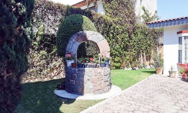 Casa en venta en Fracc. Santa Cruz Guadalupe, Zavaleta con 500m2 de jardín