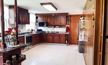 Casa en venta en Fracc. Santa Cruz Guadalupe, Zavaleta con 500m2 de jardín