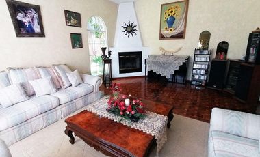 Casa en venta en Fracc. Santa Cruz Guadalupe, Zavaleta con 500m2 de jardín