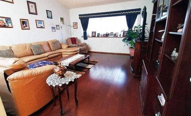 Casa en venta en Fracc. Santa Cruz Guadalupe, Zavaleta con 500m2 de jardín