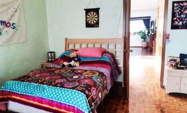 Casa en venta en Fracc. Santa Cruz Guadalupe, Zavaleta con 500m2 de jardín