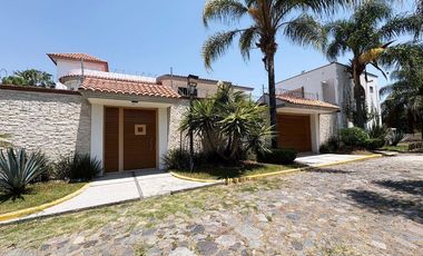 Casa en Venta en Atlixco, con más de 1,000m2 de Terreno