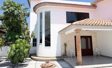 Casa en Venta en Atlixco, con más de 1,000m2 de Terreno