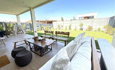 Casa en Arriendo en Piedra Roja