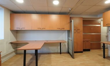 Oficina en Arriendo en Luis Thayer Ojeda / Holanda