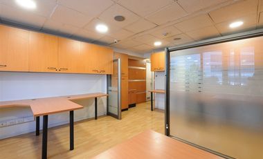 Oficina en Arriendo en Luis Thayer Ojeda / Holanda