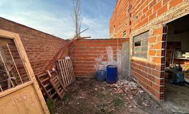 Gran lote con construcciones en Santo Tome