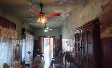 VENTA CASA 3 AMBIENTES TAPIALES PILETA LOCAL