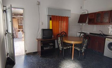 VENTA CASA 3 AMBIENTES TAPIALES PILETA LOCAL