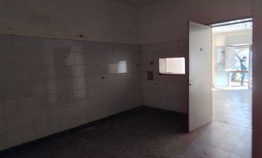 VENTA CASA 3 AMBIENTES TAPIALES PILETA LOCAL