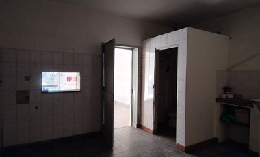 VENTA CASA 3 AMBIENTES TAPIALES PILETA LOCAL