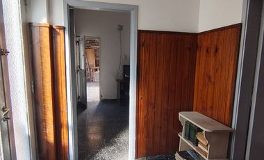 VENTA CASA 3 AMBIENTES TAPIALES PILETA LOCAL