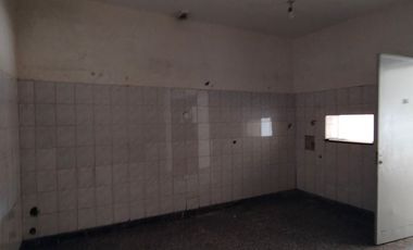 VENTA CASA 3 AMBIENTES TAPIALES PILETA LOCAL