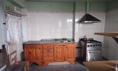 VENTA CASA 3 AMBIENTES TAPIALES PILETA LOCAL